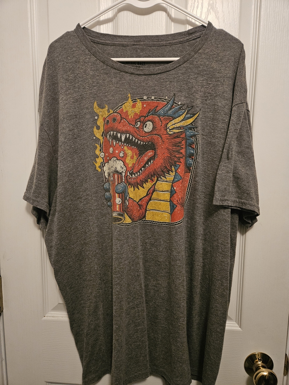 🎉 3 Items/$15 🎉 Men's Gray Short-Sleeve Tee with Red Dragon Graphic